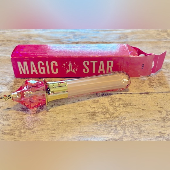 NEW Jeffree Star Magic Star Concealer Color is C4 - Picture 1 of 9